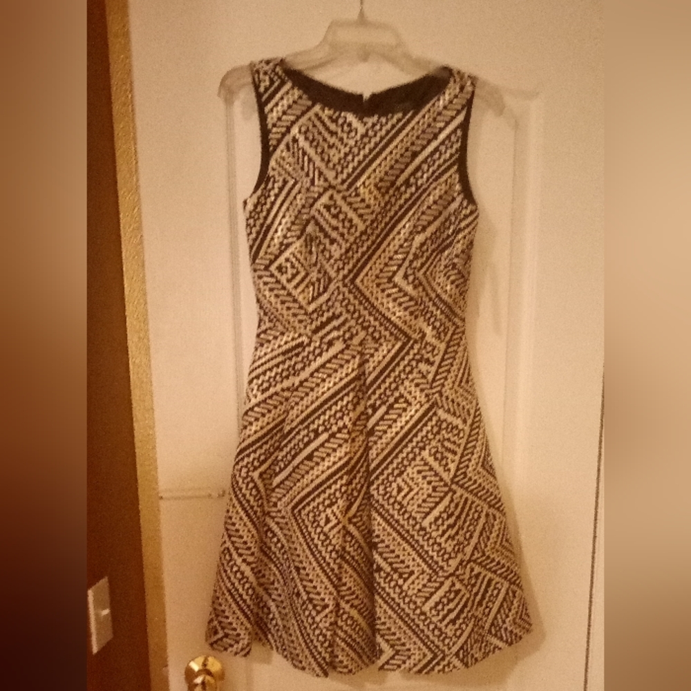 NWT TAHARI Bell Gold/Black/White woven bell dress with POCKETS!!!! 🤩🤩🤩